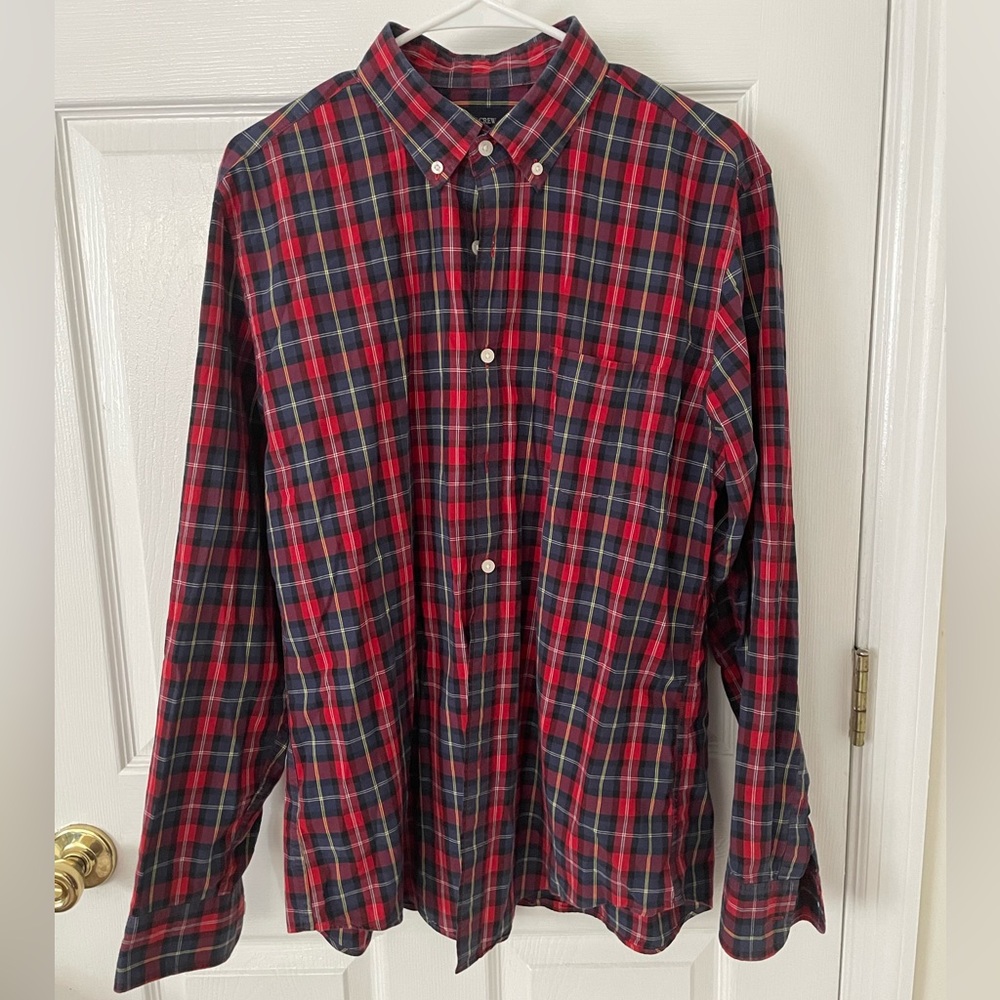 J. Crew Red Plaid Button Down Shirt. Regular Fit. Size Large.